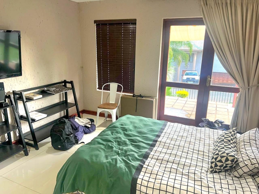 4 Bedroom Property for Sale in Caribbean Beach Club North West